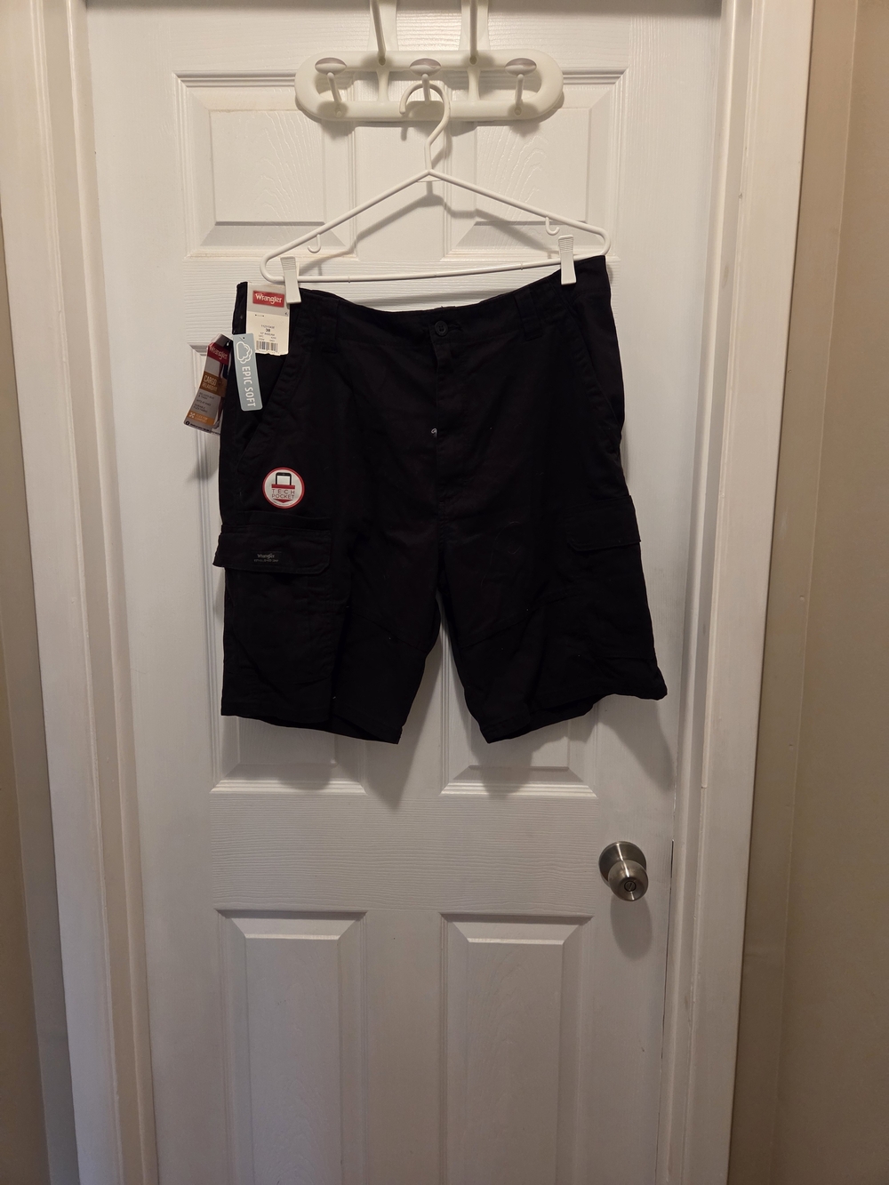 Wrangler Black Men's Cargo Shorts with Side Pockets